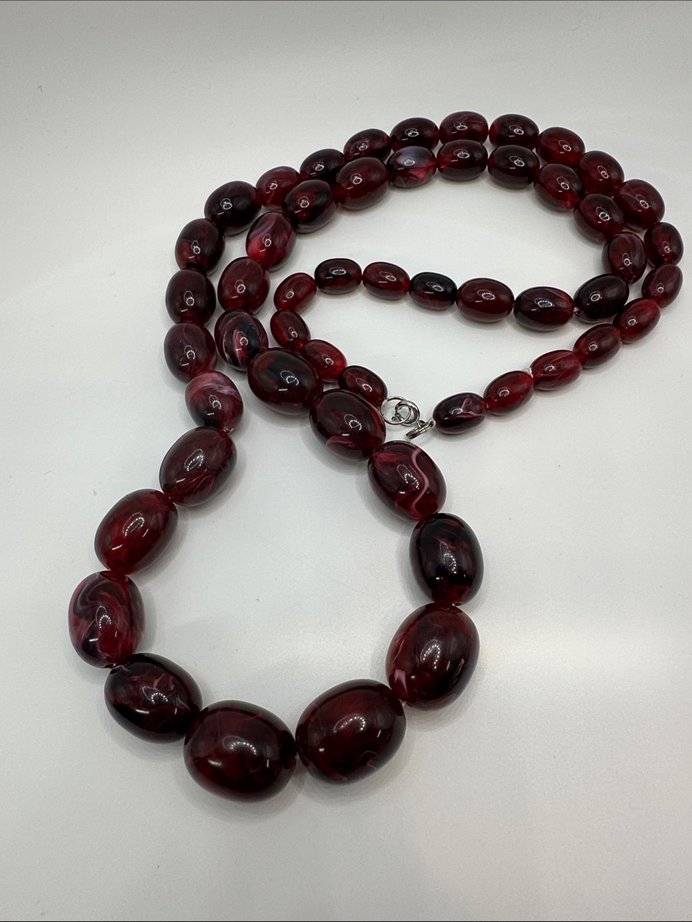 Vintage Swirled Cranberry Lucite Graduated Necklace 36” - Picture 3 of 9